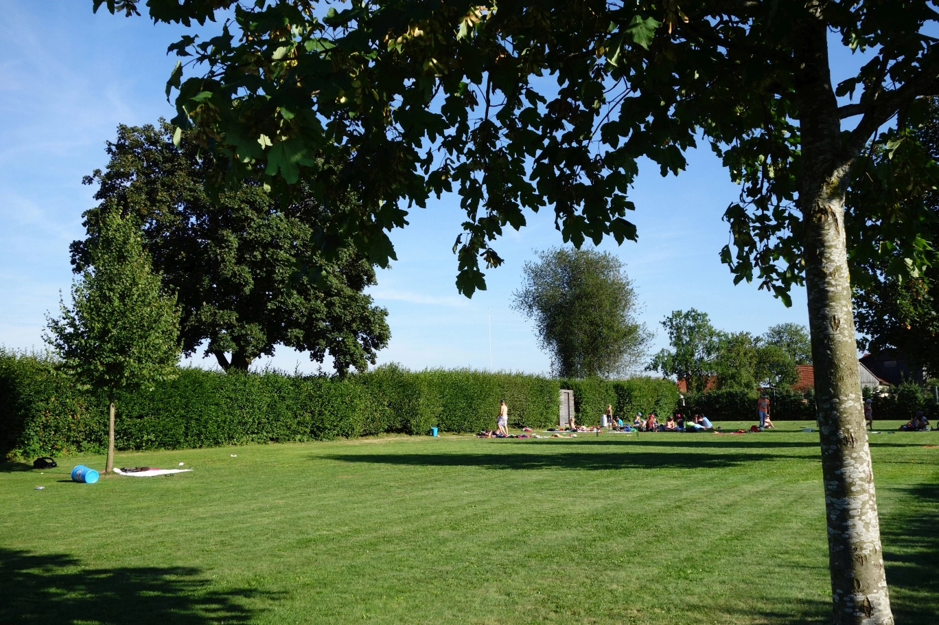 Blick auf die Liegewiese